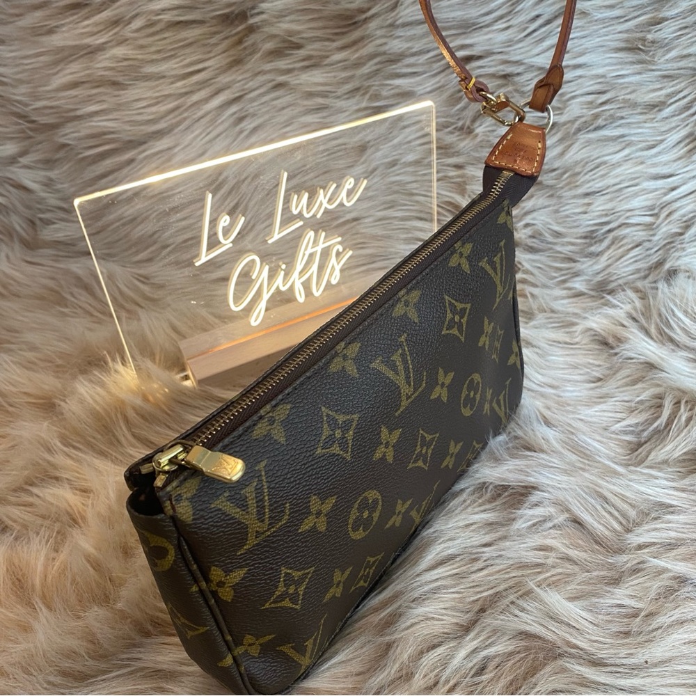 Louis Vuitton Pochette Accessories